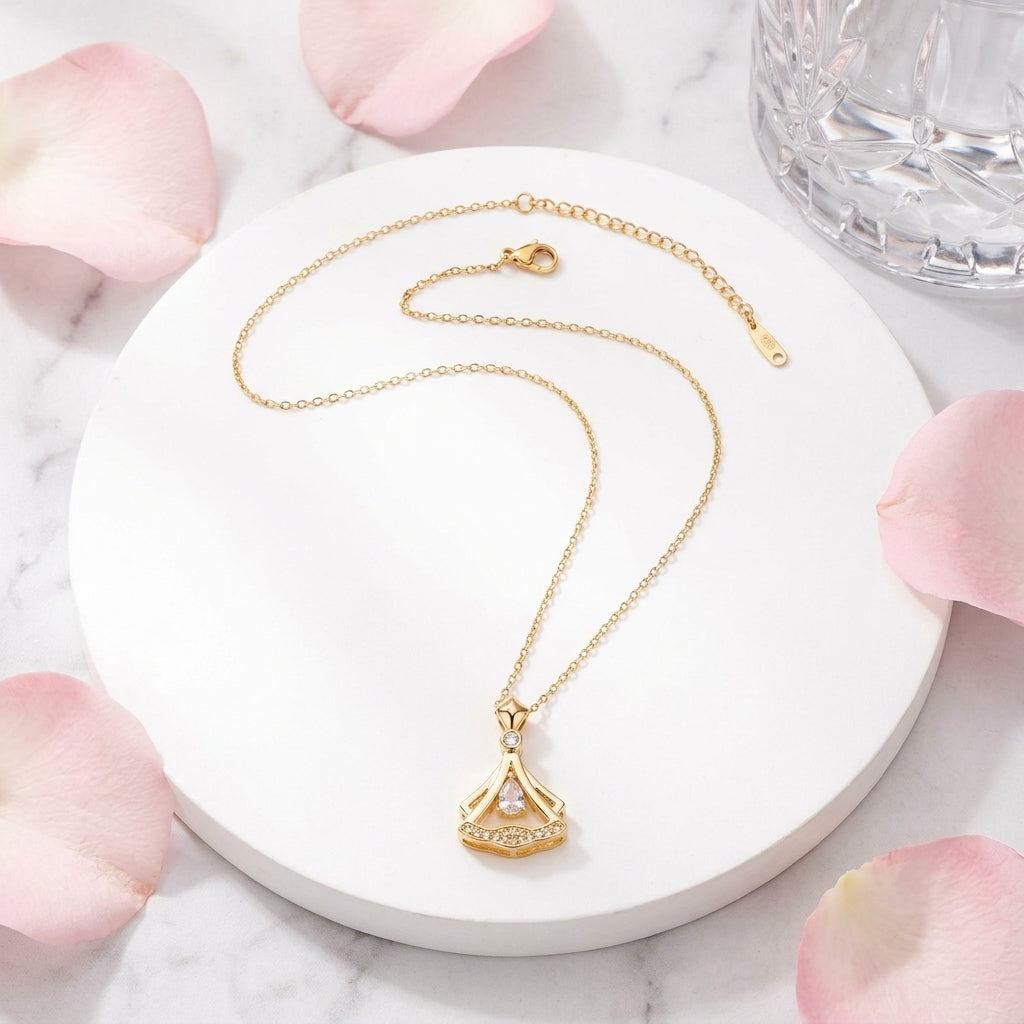 Rhinestone Decor Pendant Necklace
